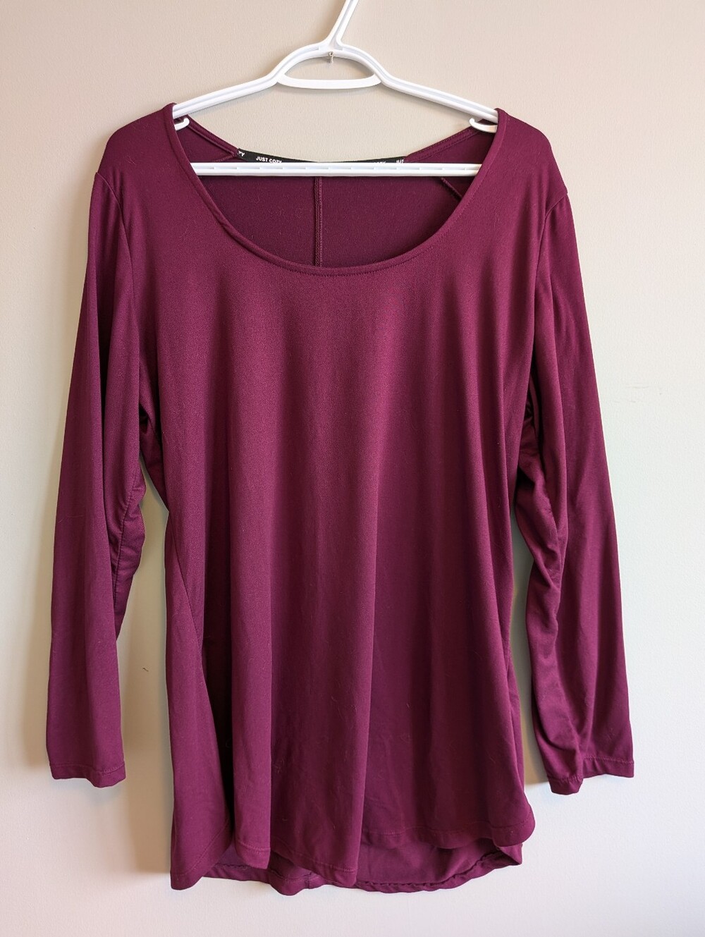 Just Cozy - Scoop Neck Long Sleeve Top - Burgundy